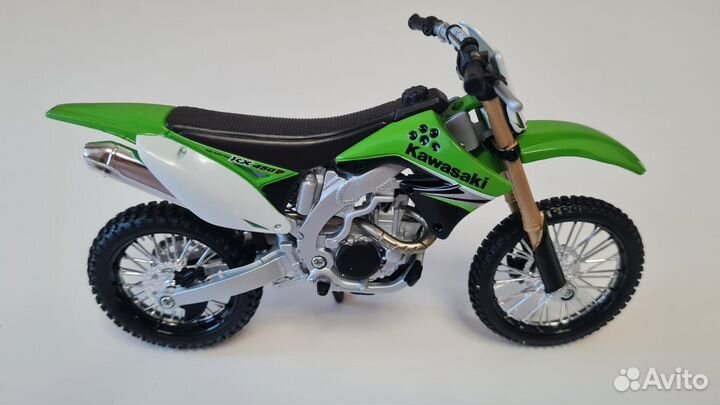 Модель мотоцикла Maisto Kawasaki KX450F