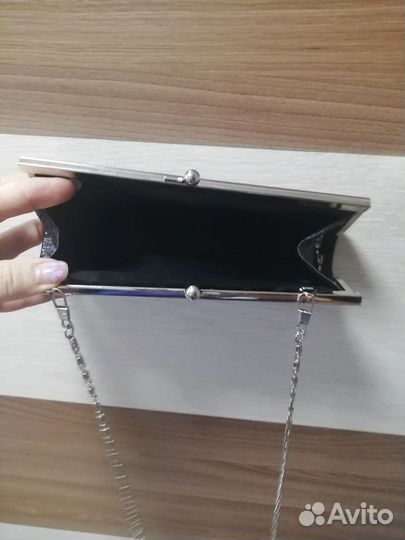 Сумочки, клатчи праздничные