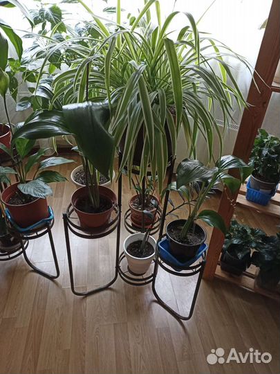 Подставка для цветов напольная металлическая