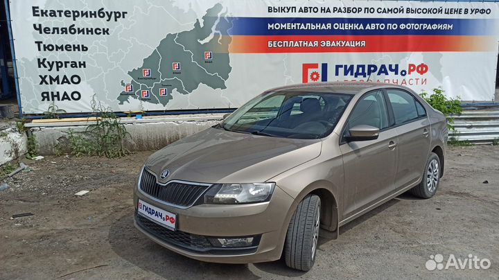 Ручка двери внутренняя правая Skoda Rapid 5JA83722