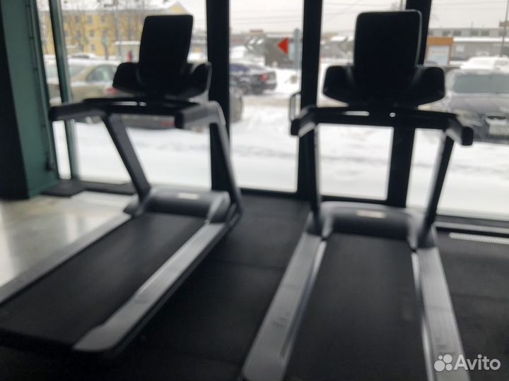 Беговая дорожка Precor TRM781 с консолью P82