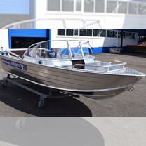 Новая лодка Wyatboat 430 DCM с рулевым управлением