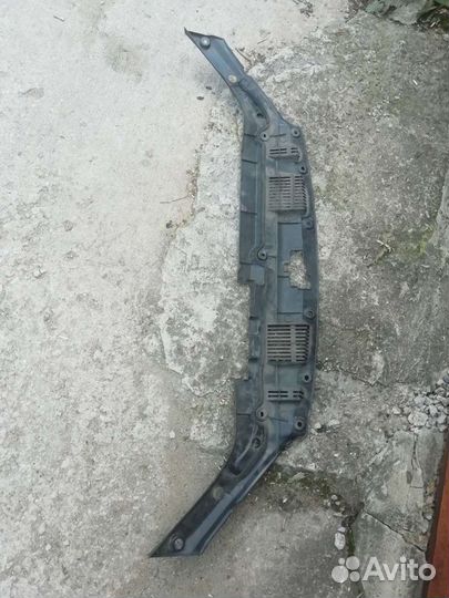 Накладка передней панели Highlander 2