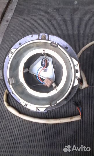 Горшки для фар,зеркало правое