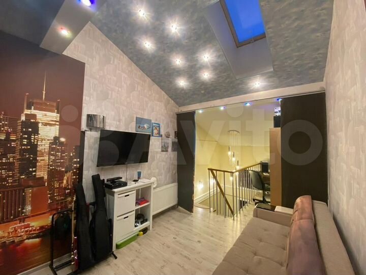 4-к. квартира, 90 м², 8/9 эт.