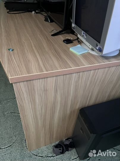 Продам компьютерный стол