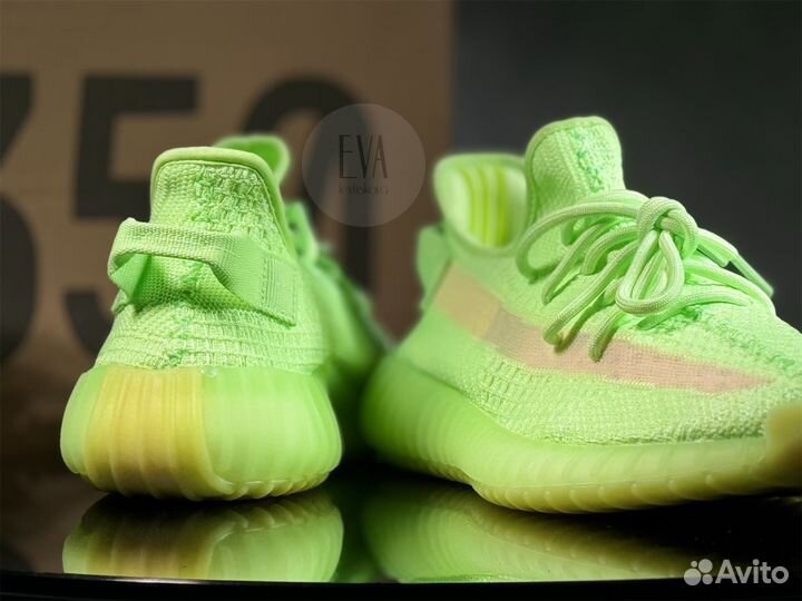 Кроссовки Adidas Yееzy Boost 350 V2 Glow