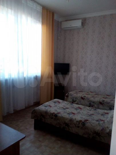 Комната 18 м² в 9-к., 1/4 эт.