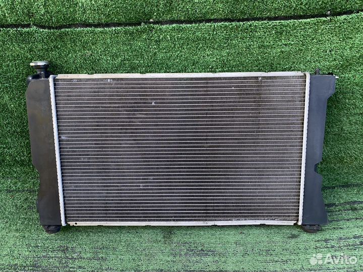 Радиатор охлаждения 16400-0H181 Toyota Avensis AZT