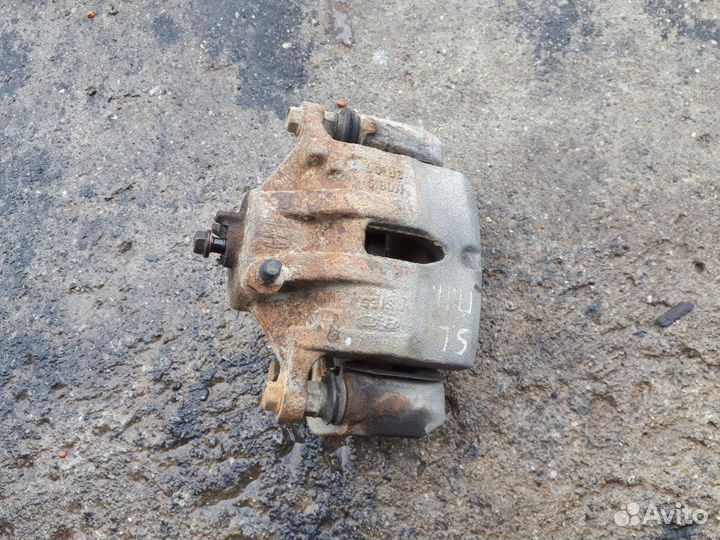 Суппорт передний правый Kia Sportage 3