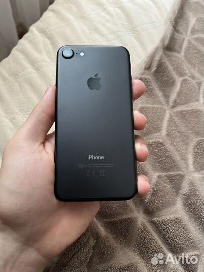 Телефон iPhone 7 32гб