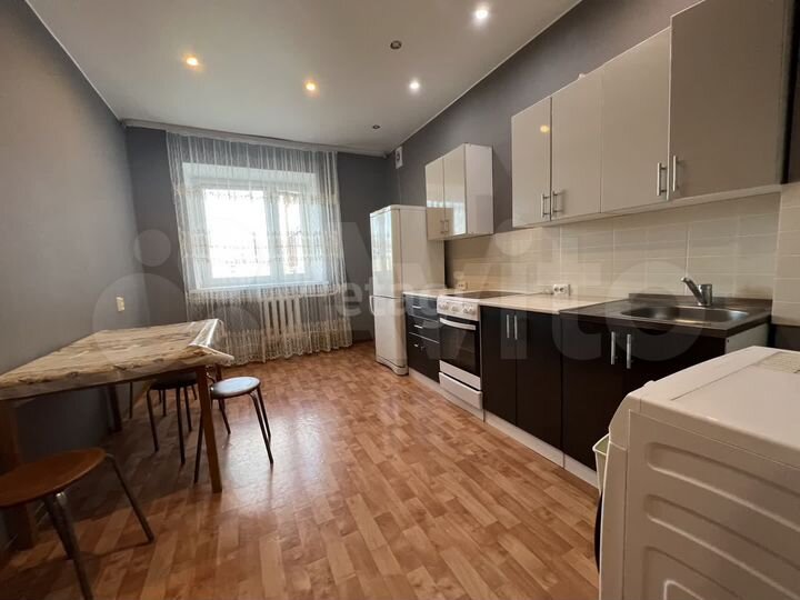 3-к. квартира, 90 м², 13/14 эт.