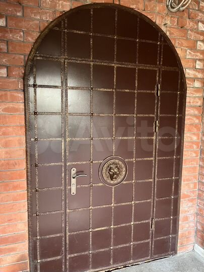 Дом 390 м² на участке 12 сот.