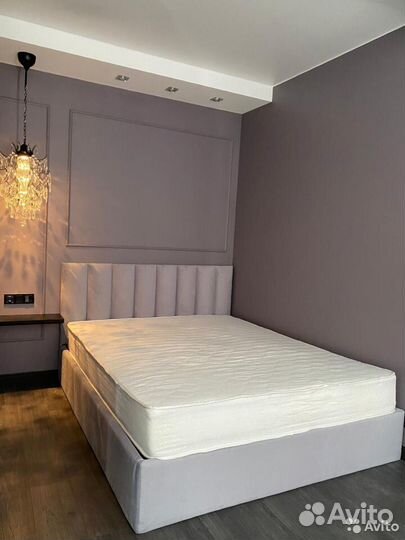 Кровать двухспальная с подьемным механизмом