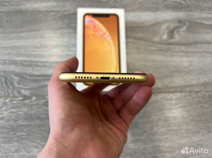 Телефон iPhone XR 64 gb