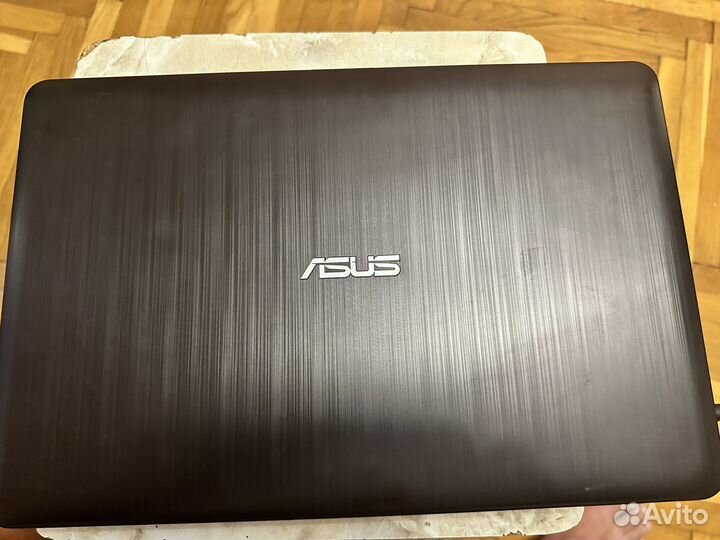 Ноутбук asus D540M
