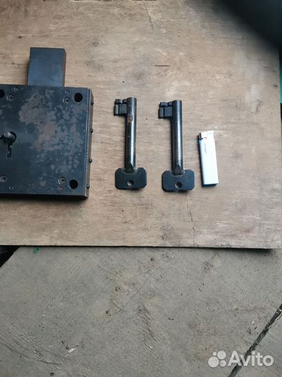 Замок ручной работы