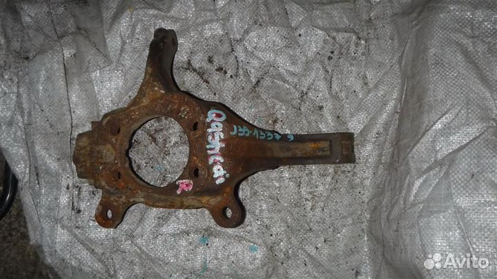 Кулак поворотный передний правый Nissan Qashqai