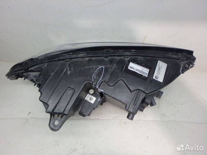 Фара левая Volvo XC90