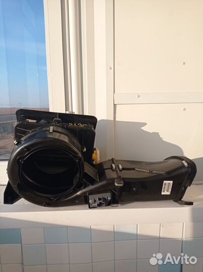 Корпус мотора отопителя(комплектация без A/C)