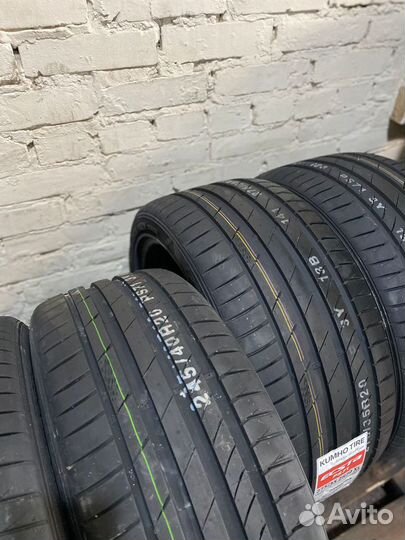 Kumho Ecsta PS71 275/35 R20 и 245/40 R20 102Y