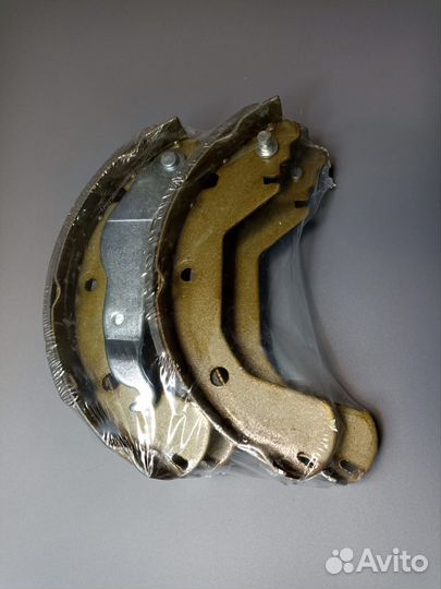 Комплект тормозных колодок 000 689-SX