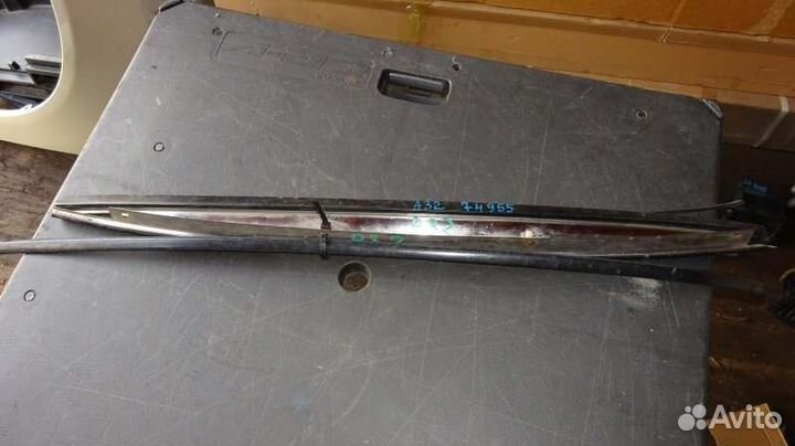 Молдинг лобового стекла Nissan Cefiro A32