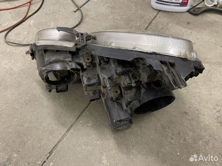 Фара передняя правая Mersedes w211