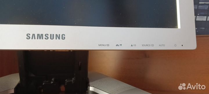 Монитор Samsung syncmaster 720t