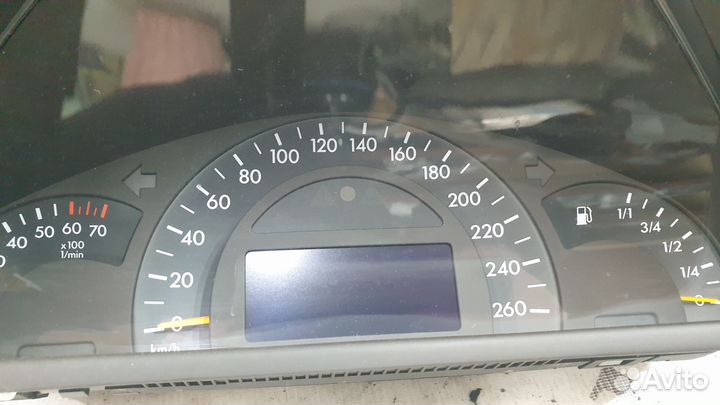 Приборная панель на Mercedes-Benz W203