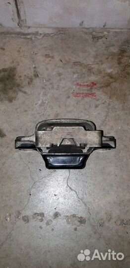 Опора кпп оригинал VAG