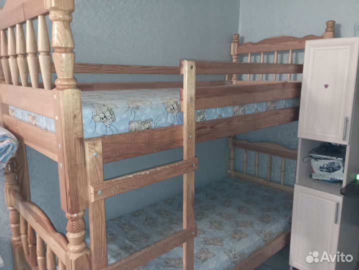 Двухъярусная кровать