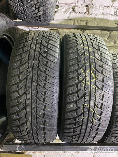 Marshal I'Zen Stud Snow KW11 225/65 R17 106T