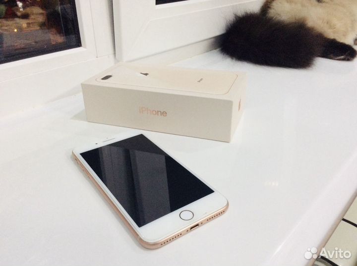 iPhone 8 Plus, 64 ГБ
