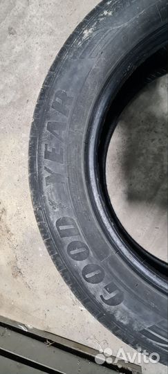 Goodyear EfficientGrip SUV 4x4 215/60 R17 96H