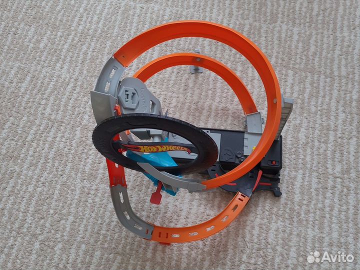 Трек Hot Wheels Шиномонтажная