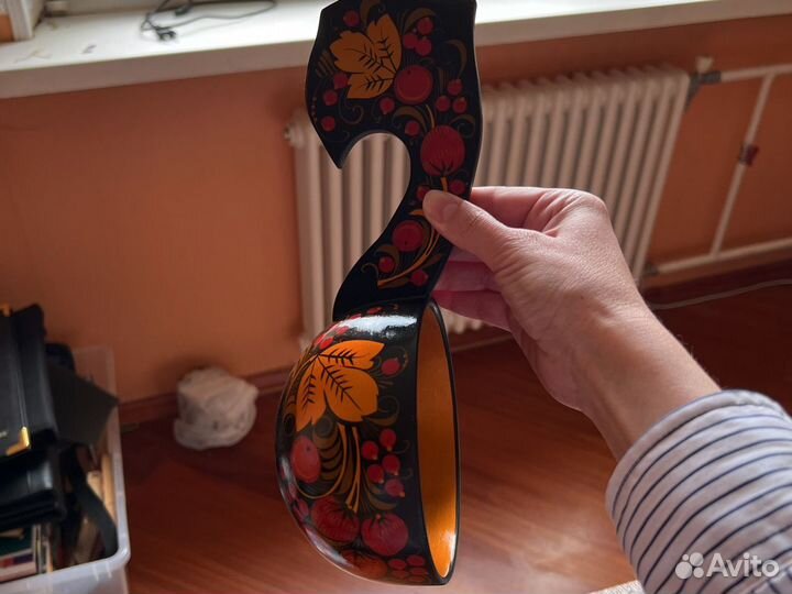 Черпак деревянный и две ложки