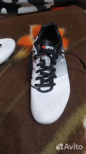 Футбольные бутсы 35 размер 2 раза одевали