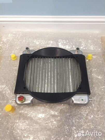 Радиатор Mercedes A2155000203 w221 c215 c216 AMG