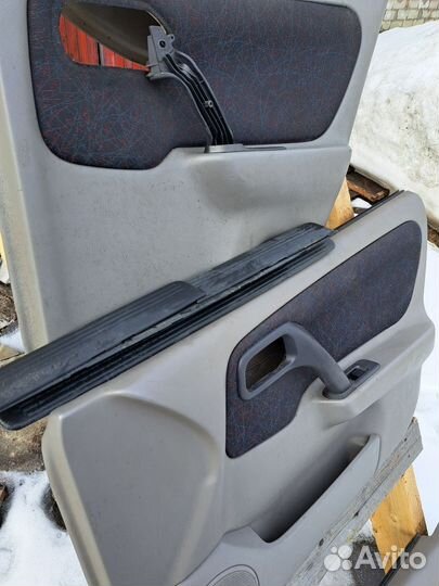 Дверные карты пластик салона Ниссан Примера р11