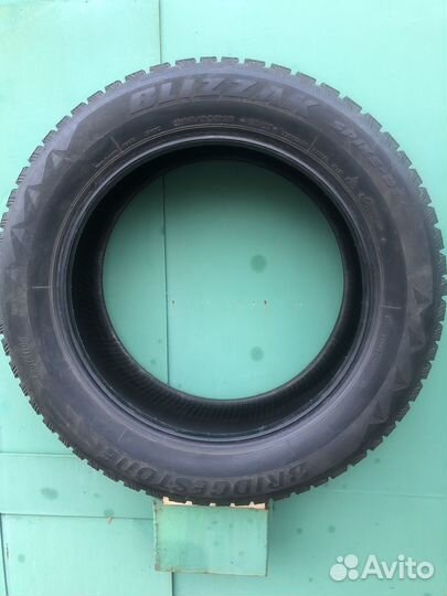 Bridgestone Blizzak Spike-01 225/60 R18 104T