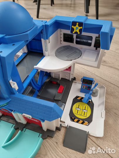 Штаб квартира поли робокар