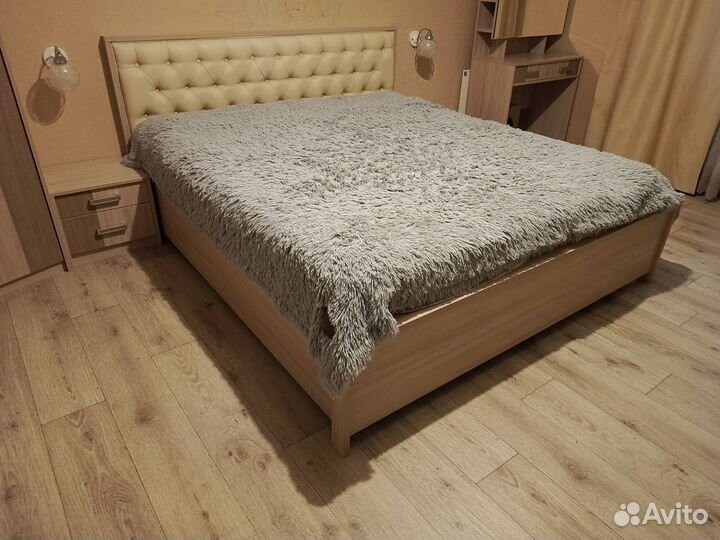 Спальный гарнитур