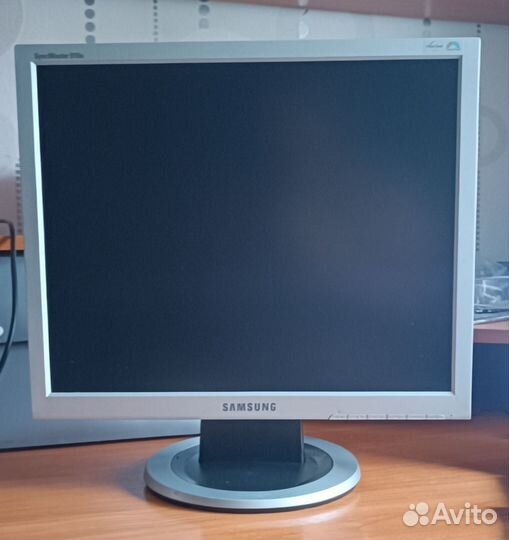 Монитор Samsung 910N