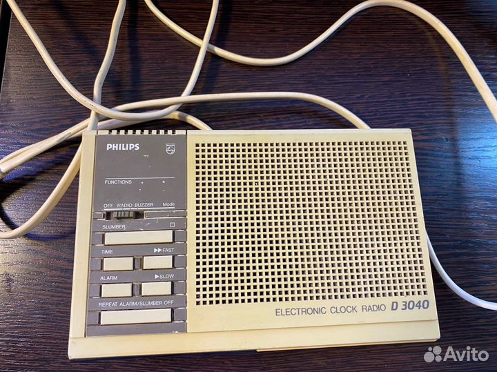 Philips electronic clock radio d 3040