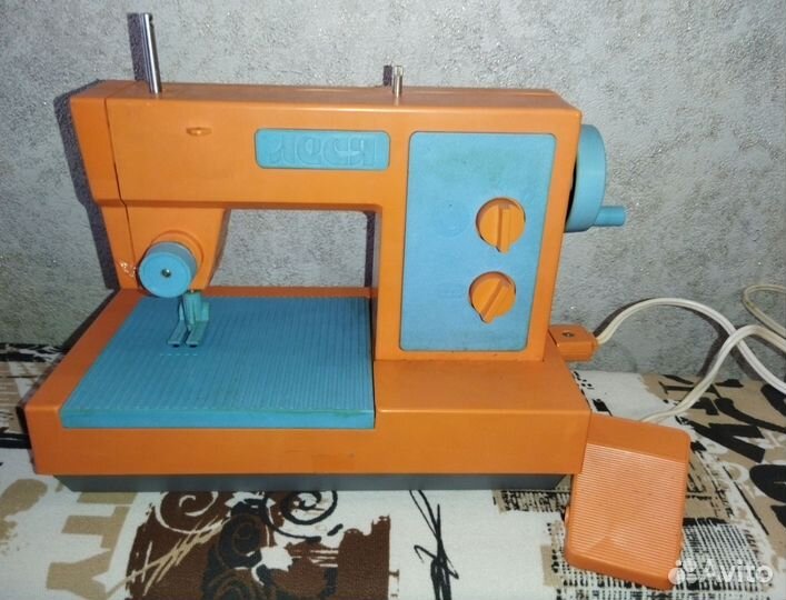 Швейная машинка 