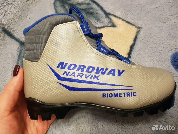 Лыжные ботинки