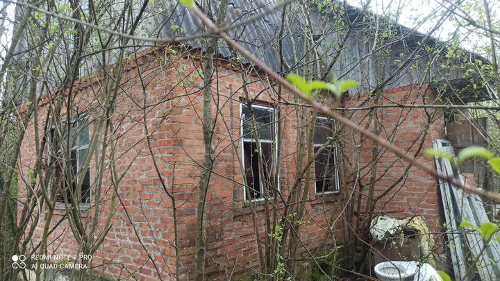 Дом 26 м² на участке 5 сот.