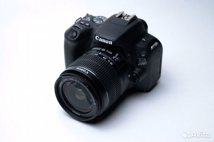 Canon EOS 200D Kit 18-55mm III