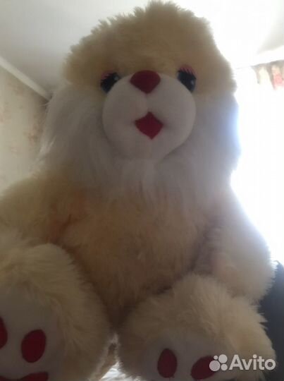 Большой плюшевый заяц